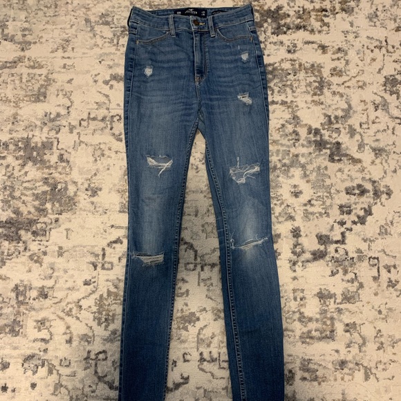 Hollister Super Skinny High-Rise Jeans - Picture 1 of 4